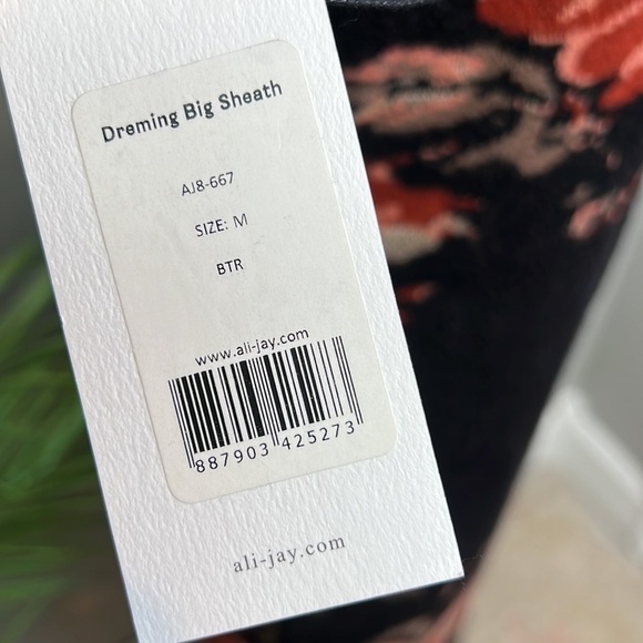 NWT Sweater Dress Ali + Jay | Knit Sleeveless Floral Dark Body Con Sheath Medium - Picture 6 of 8